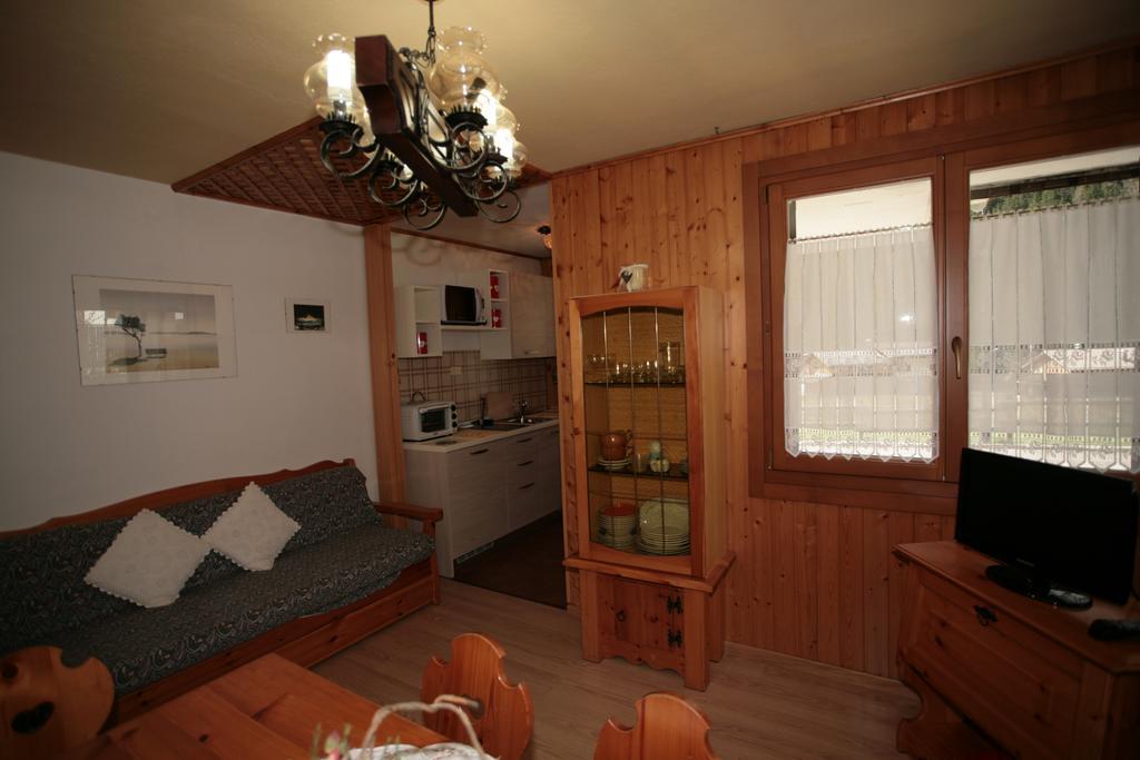 Appartamento Doleda Canazei Ruang foto